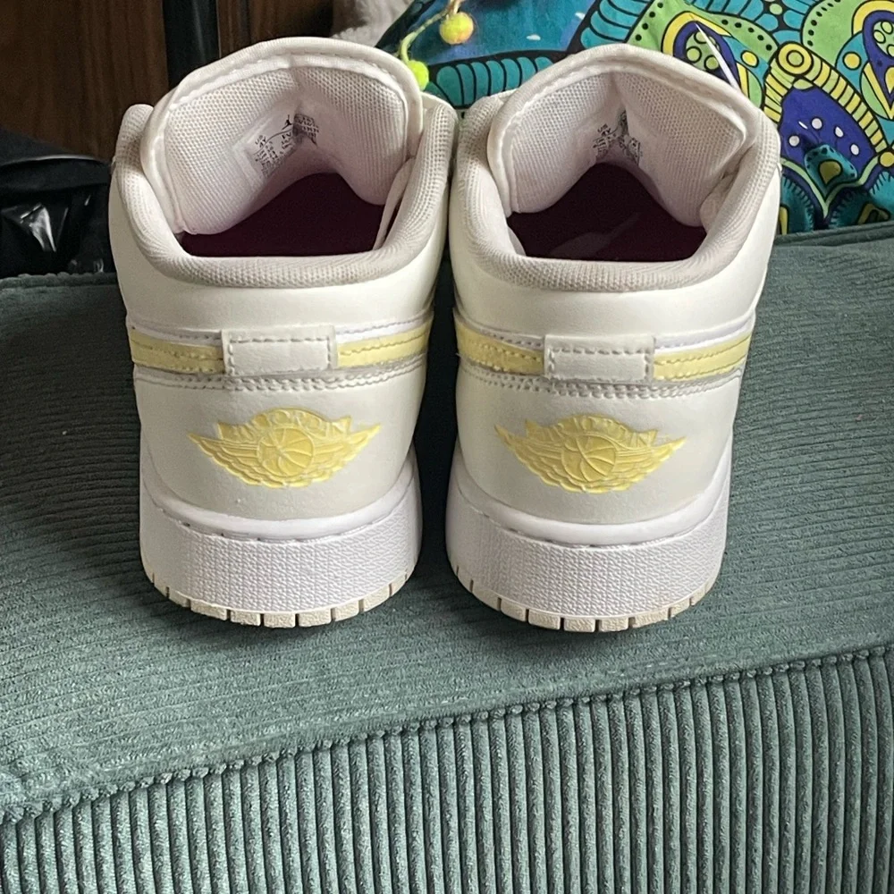 Nike Air Jordan 1’s Low - Picture 5 of 7